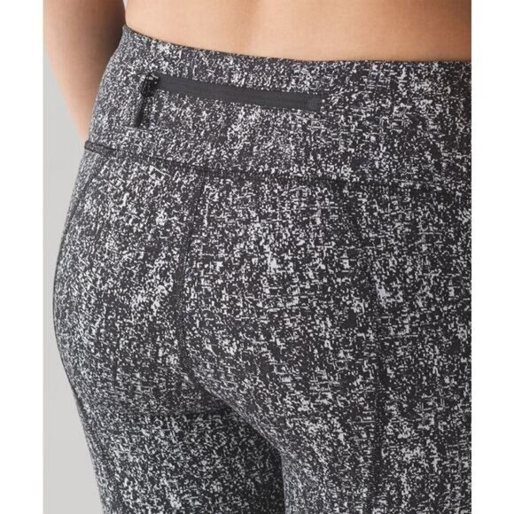 LULULEMON Pace Rival Crop Size 6 Power Luxtreme Suited Jacquard Black White - Picture 5 of 9